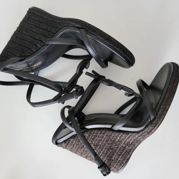 ❤️ SOLD ❤️ Authentic YSL Cassandra Wedges - Picture 9 of 10